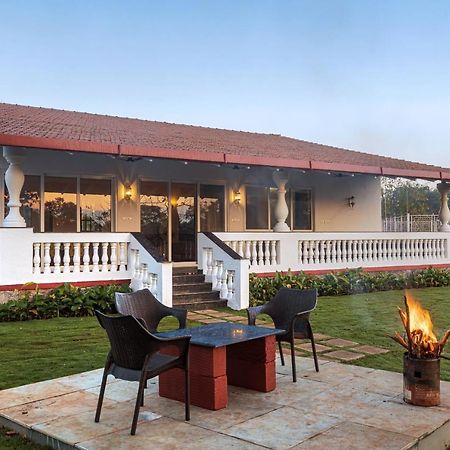 Saffronstays Mariposa By The River Rio, Карджат Екстериор снимка