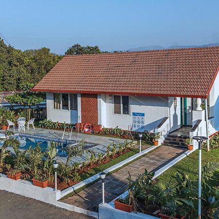 Saffronstays Mariposa By The River Rio, Карджат Екстериор снимка
