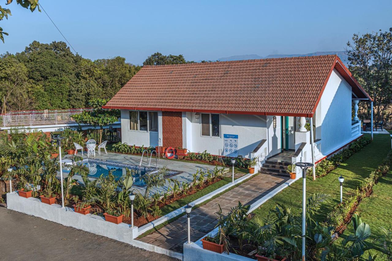 Saffronstays Mariposa By The River Rio, Карджат Екстериор снимка
